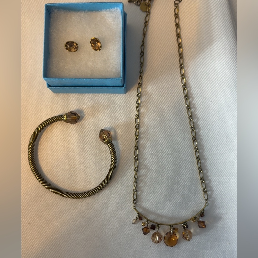 Touchstone Crystal Antique Gold set